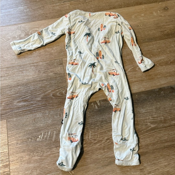 Kyte BABY Dew Surf- Surf and Palm Tree zippered Romper - Cream and Black - Picture 3 of 3